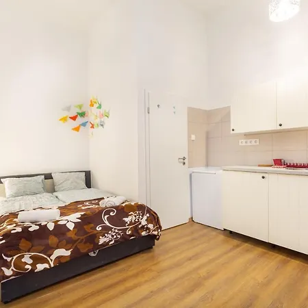 Nepszinhaz 16 Tiny *