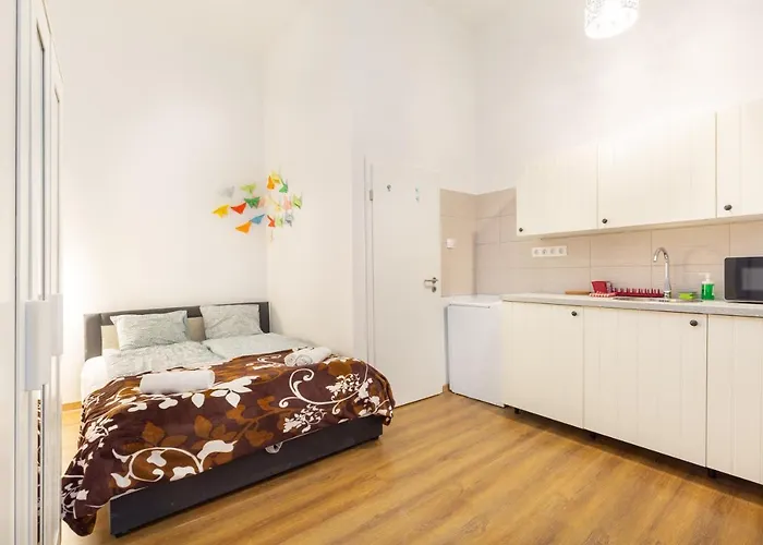 Nepszinhaz 16 Tiny *