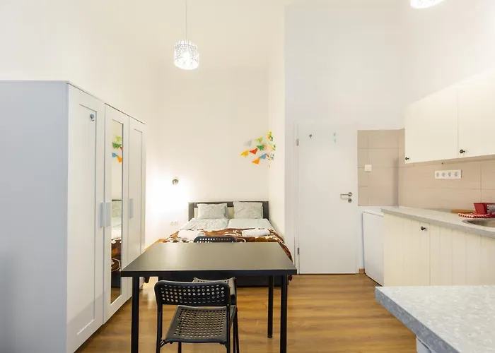 Apartament Nepszinhaz 16 Tiny